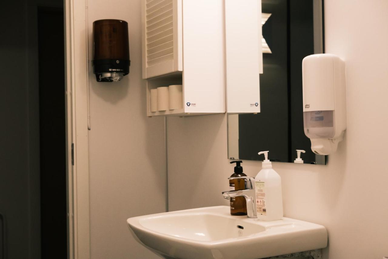 Gjestehuset 102 Longyearbyen Ngoại thất bức ảnh