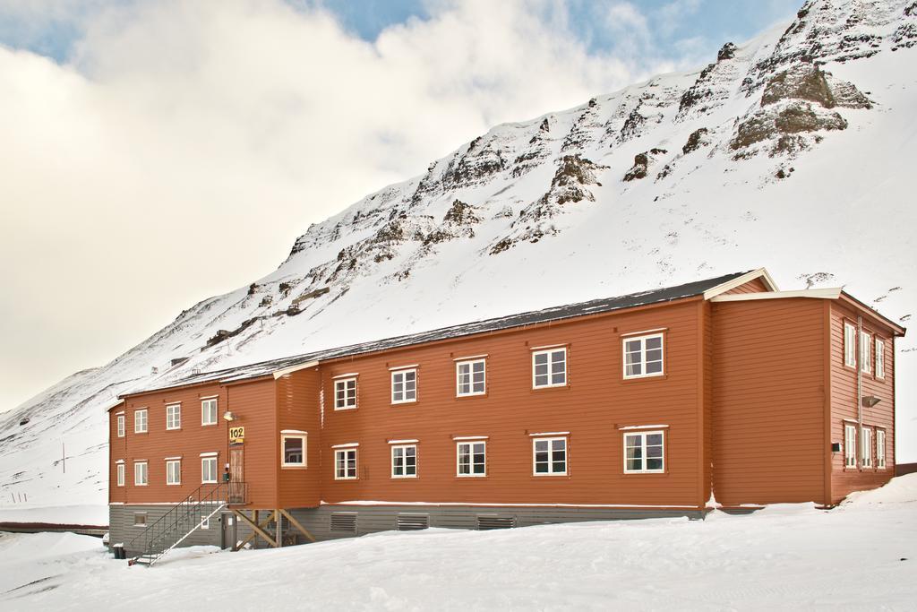 Gjestehuset 102 Longyearbyen Ngoại thất bức ảnh