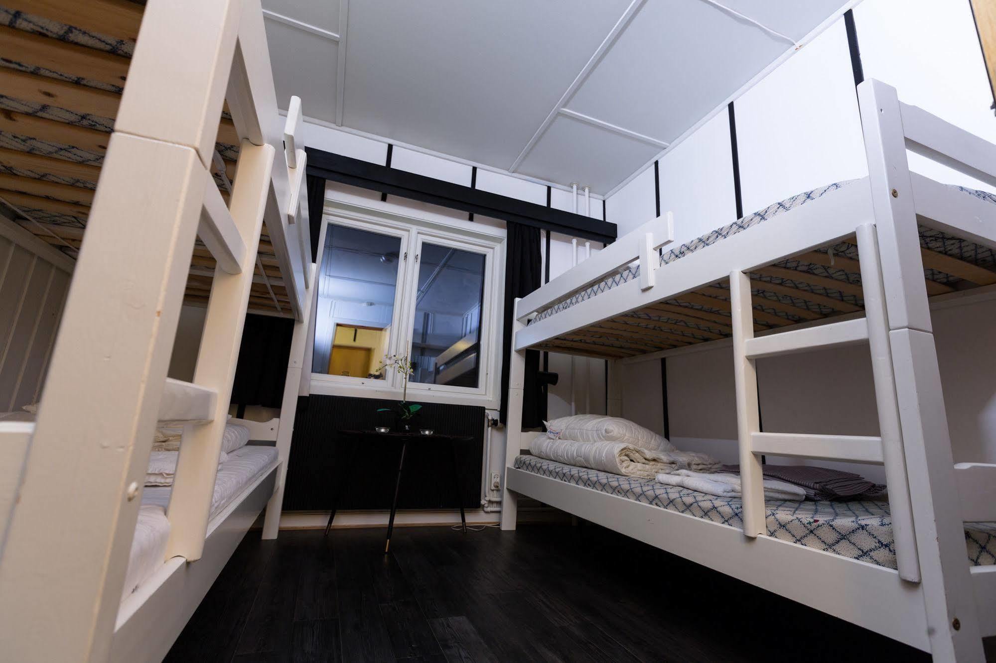 Gjestehuset 102 Longyearbyen Ngoại thất bức ảnh
