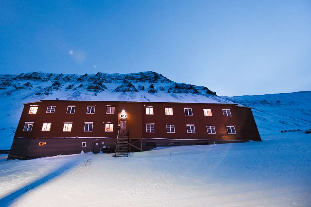 Gjestehuset 102 Longyearbyen Ngoại thất bức ảnh